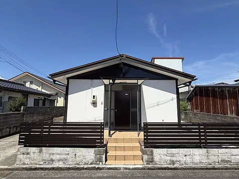 Used single-family home, JR San'in Main Line Tottori Station 24 minutes on foot