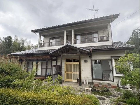 [Open house held] [Renovated] A 4LDK house. Recommended for families of 3 to 4 people.