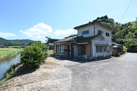 Satsumasendai City, Miyako Town (Kumanokoshi Station) 2-story building 5DK