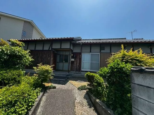 Shikokuchuo-shi, Tsutsunagi-cho (Iyo Mishima Sta.) Single story house, 4DK

4DK Single-storied house 5,000,000 yen