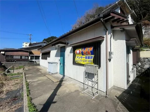 Kitakyushu City Moji Ward Nagakuro 1-chome (Komorie Station) Single-story building 2LDK