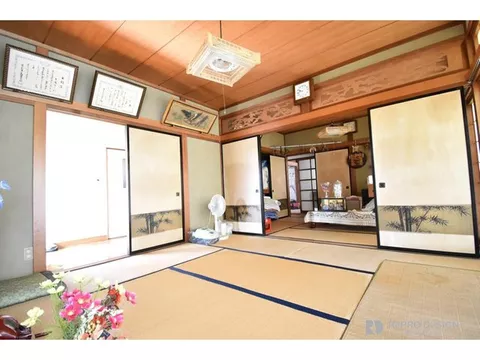 ■ 5-minute walk to Izumigai Asahikawa Station! ■ 7SDK two-story used house ☆ Parking for 1 car included!