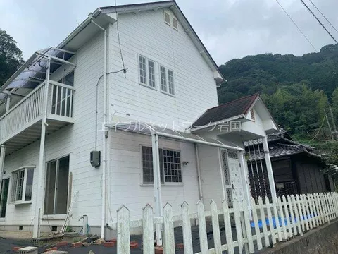Iwakuni City, Shinminato-cho 5-chome (Waki Station) 2-story 4LDK