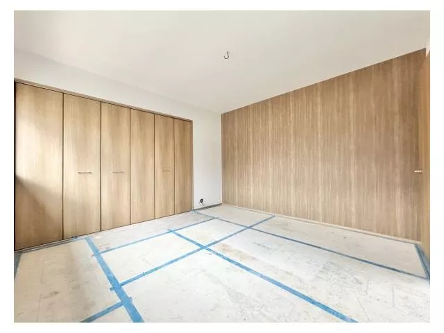 【Open House】Interior and exterior renovations planned / Move-in available within the year / Water facilities replaced / Parking for 2 cars available /