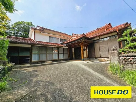 In Amase City, Hita, a 7DK with plenty of rooms! Comes with a warehouse for ample storage space!