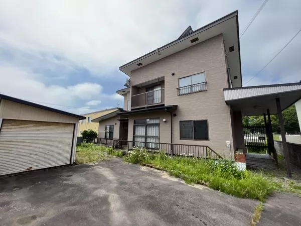 Tomakomai City, Shirakaba Town 4-chome (Ito Station), 2-story building, 6LDK