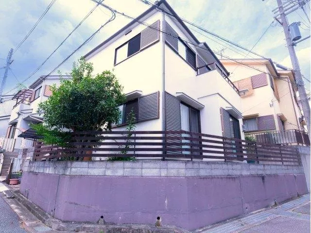 A residence located in a quiet residential area - a spacious 30-tsubo single-family home