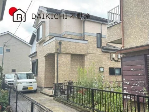 Depending on the type of vehicle, parking for 5 cars is possible, and it's a great location within walking distance to elementary and junior high schools♪