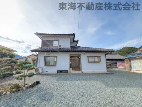3 minutes on foot from Misetaya Station and Misetaya Elementary School, 10 minutes on foot from Maxvalu