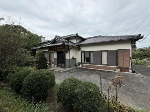 Chikujo District Kamimachi, Oaza Higashikami (Yoshitomi Station), single-story building, 4SLK