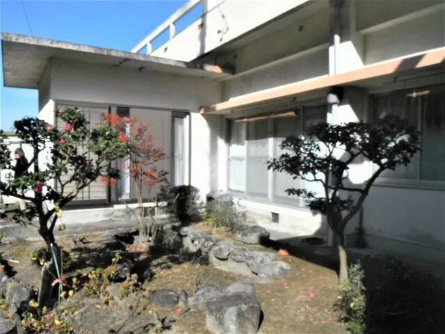 Niihama-shi, Ajima 3-chome (Niihama Station) 2F 8LDK

5,200,000 yen