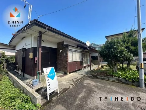 ■Location where you can feel nature near the Mamigasaki River ■Single-story house with abundant commercial facilities nearby