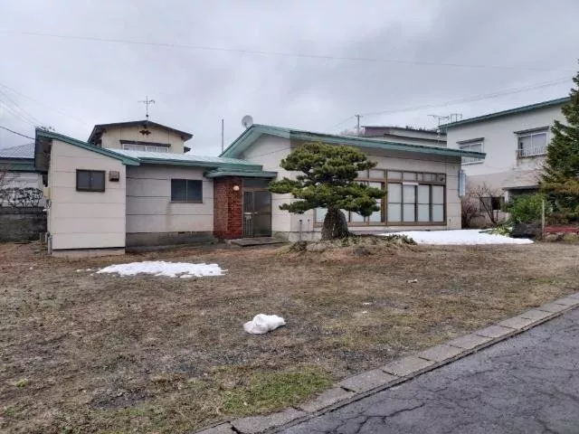 Oaza Akaishimachi, Aza Unahara (Mutsu Akaishi Station) 2 million yen