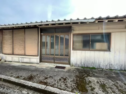 Nachikatsuura-cho, Higashimuro-gun Oaza-Shimosato （Shimosato station） Single-story building, 6 SLDK

900,000 yen