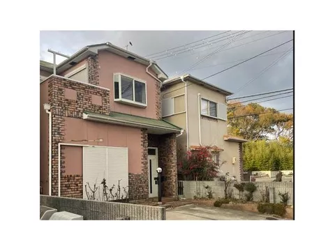 Updated on 4/10, 9-minute walk to the nearest station! 4LDK house with parking for 2-3 cars (depending on vehicle type)