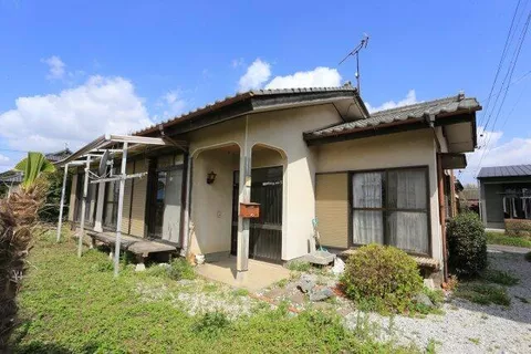 Isesaki City, Sakae Iyoku (Goshi Station) Single-story building 4DK