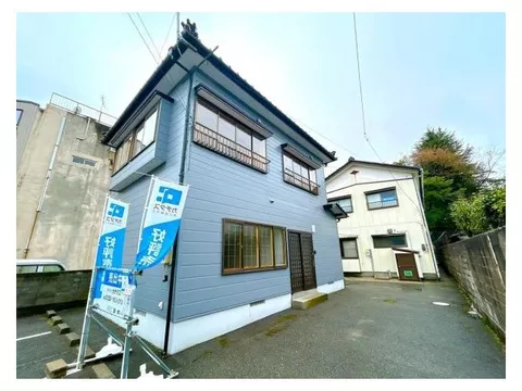 [Open House] Two units for sale: a 3LDK and an 11KK two-family house. Space for 4 or more standard cars in parallel.