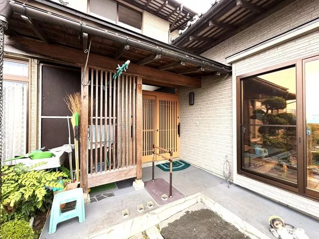 Where is the house?! (Inc.) Lifestyle Company *Interior photos have been AI processed.