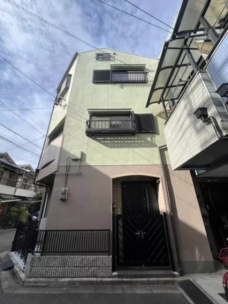Higashiosaka City, Iwatacho 5-chome (Wakaeiwata Station) 3-story 2LDK