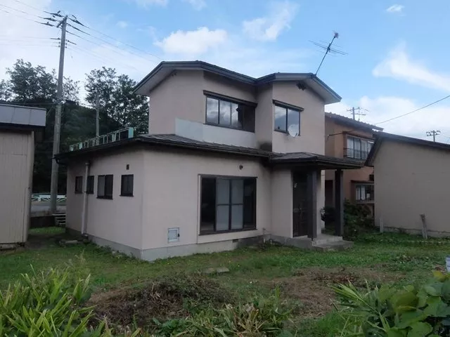 ● Right next to Owani Middle School ● 7 minutes on foot to Owani Station! ● Supermarket and convenience store within walking distance!