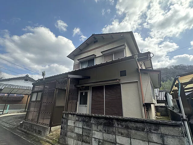 Used single-family home, Takamatsu City, Shioe Town, Yasuhara Shita No. 1