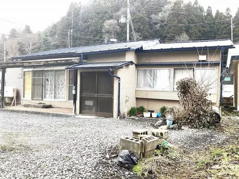 Popular single-story house! The lot is also spacious, over 100 tsubo! It has been renovated and is beautiful!