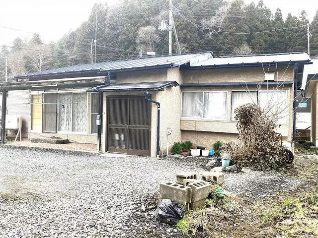 Popular single-story house! The lot is also spacious, over 100 tsubo! It has been renovated and is beautiful!