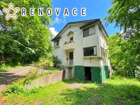 Perfect for dog lovers! With a dog run, over 107 tsubo of land! A lush green living environment with 5SLDK