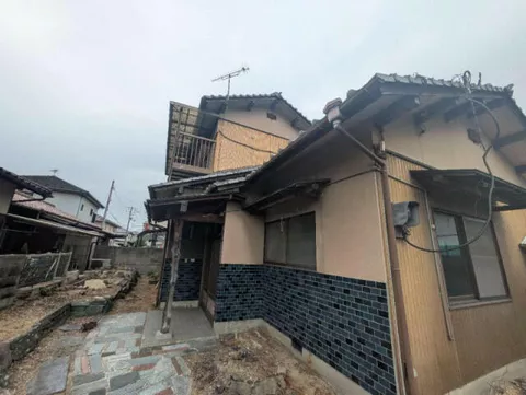 Sakade City, Yokotsu Town 3-chome (Sakade Station) 2-story building 5DK