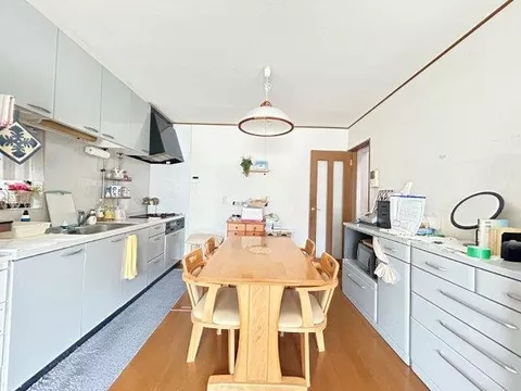 【Brokered by Haseko】 Good sunlight due to south-facing