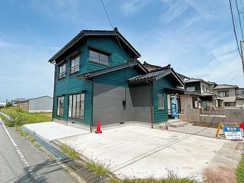 Other details: Person in charge: Ikuya Kamie, Facilities: Public water supply, public sewer, individual LPG