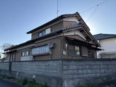 2F 6DK, Takase, Kamiita-cho, Itano-gun

1,200,000 yen