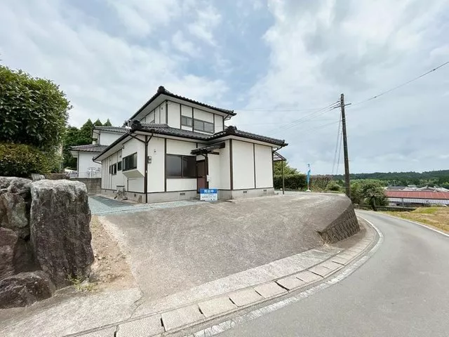 [Open House] Water facilities replaced / Parking for 3 cars available / Garden space available / Approximately 3.1 km to Yamaga Elementary School
