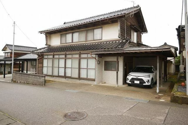 9SDK two-story house in Kizu, Kahoku City