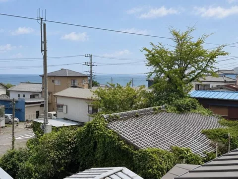You can see the ocean from the second floor ♪