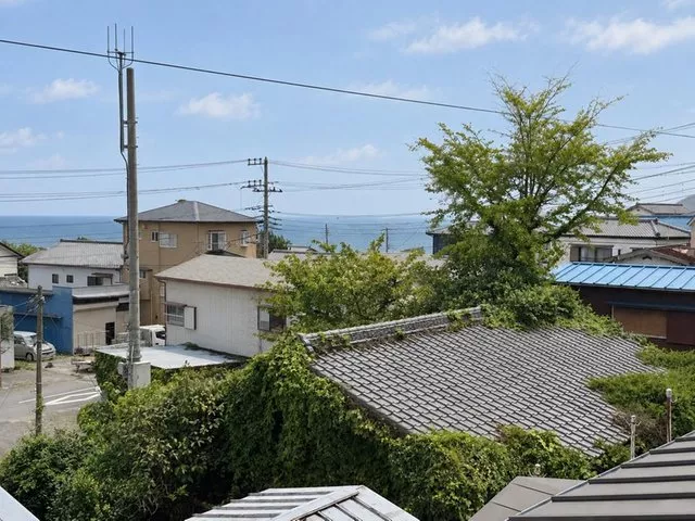 You can see the ocean from the second floor ♪