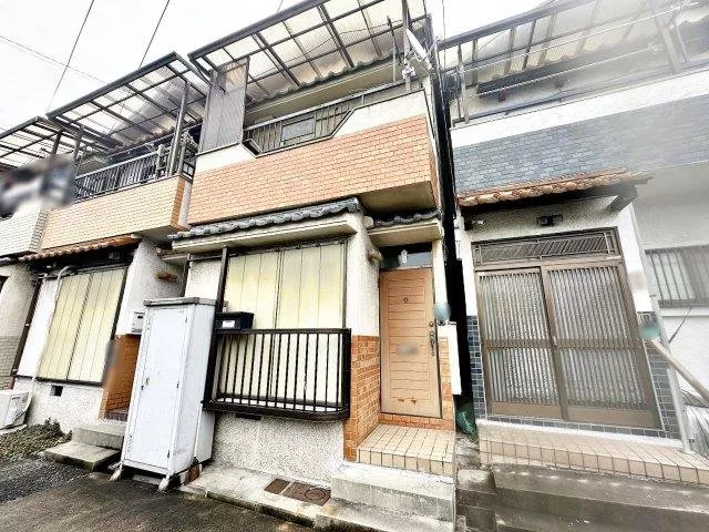 Quiet residential environment! Nearby facilities are abundant! The interior has been used very carefully!