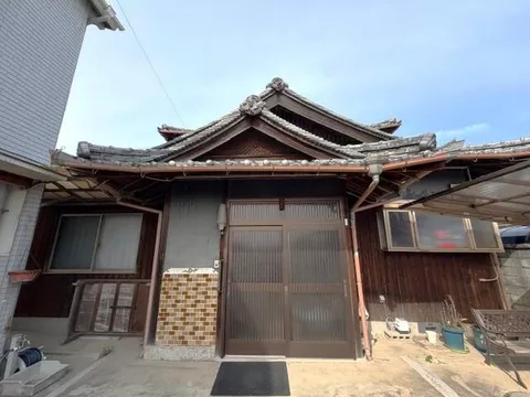 Mitoyo City, Takuma Town Matsuzaki (Takuma Station) 2-story building 6DK