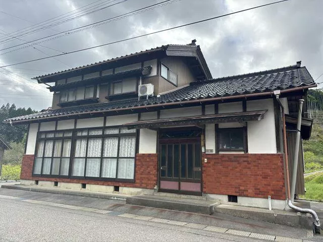 Kashima-gun Nakanoto-cho Kamigoyama (Notobe Station) 2-story 7DK
