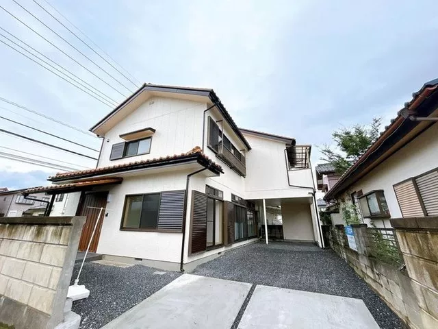 Open house scheduled, interior and exterior renovation planned, one parking space included in the piloti, total of three parking spaces available