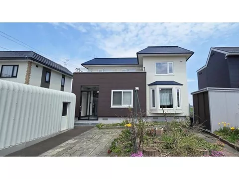 [Built in Heisei 8, 4LDK, Parking for 2 cars available, All rooms with storage]