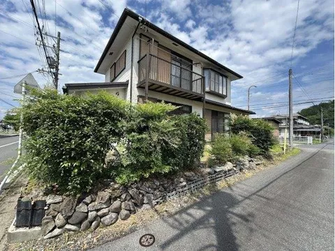Iwasaki, 8.8 million yen