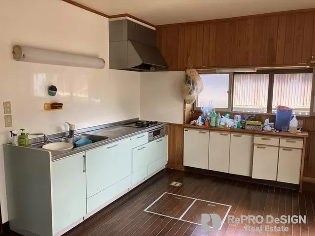 ■ More than 150 tsubo of land ■ Parking for 3 cars ■ 5LDK used house