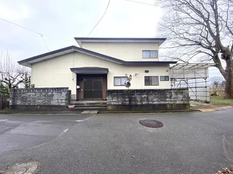 Good access to National Route 7! Spacious 4LDK with rural scenery ♪