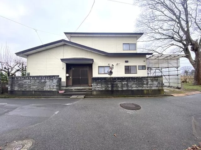 Good access to National Route 7! Spacious 4LDK with rural scenery ♪