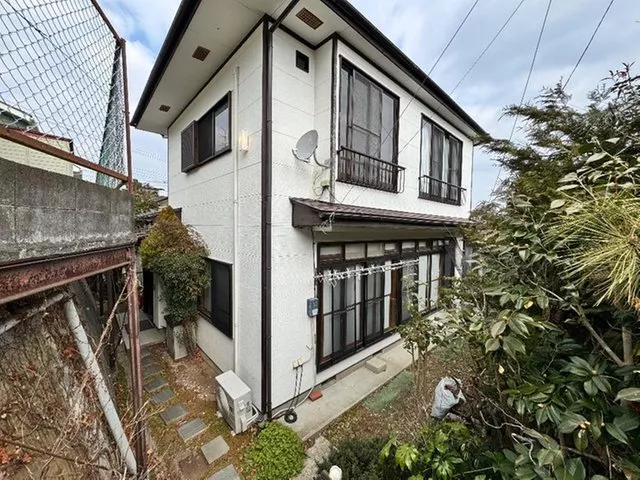 A 5DK residence standing on a lot of about 51 tsubo