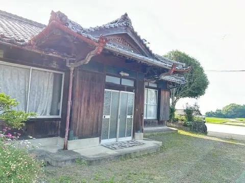 Kobayashi, Doi-cho, Shikokuchuo-shi (Iyo-Doi station) Single story house, 7K

Single-story house 7K 3.6 million yen