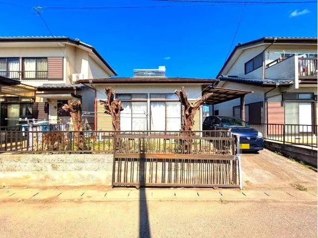 ◆Separate bath and toilet ◆Single-story ◆Flooring ◆Quiet residential area ◆Carport