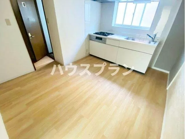 Renovated♪ 4DK with storage in each room! Plenty of storage including WIC!