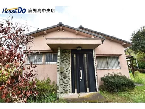 About 280m to JR Kami-Ijuin Station, parking available, single-family home with garden!